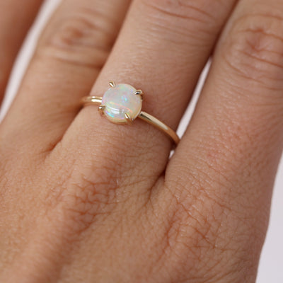 ROUND OPAL / RING