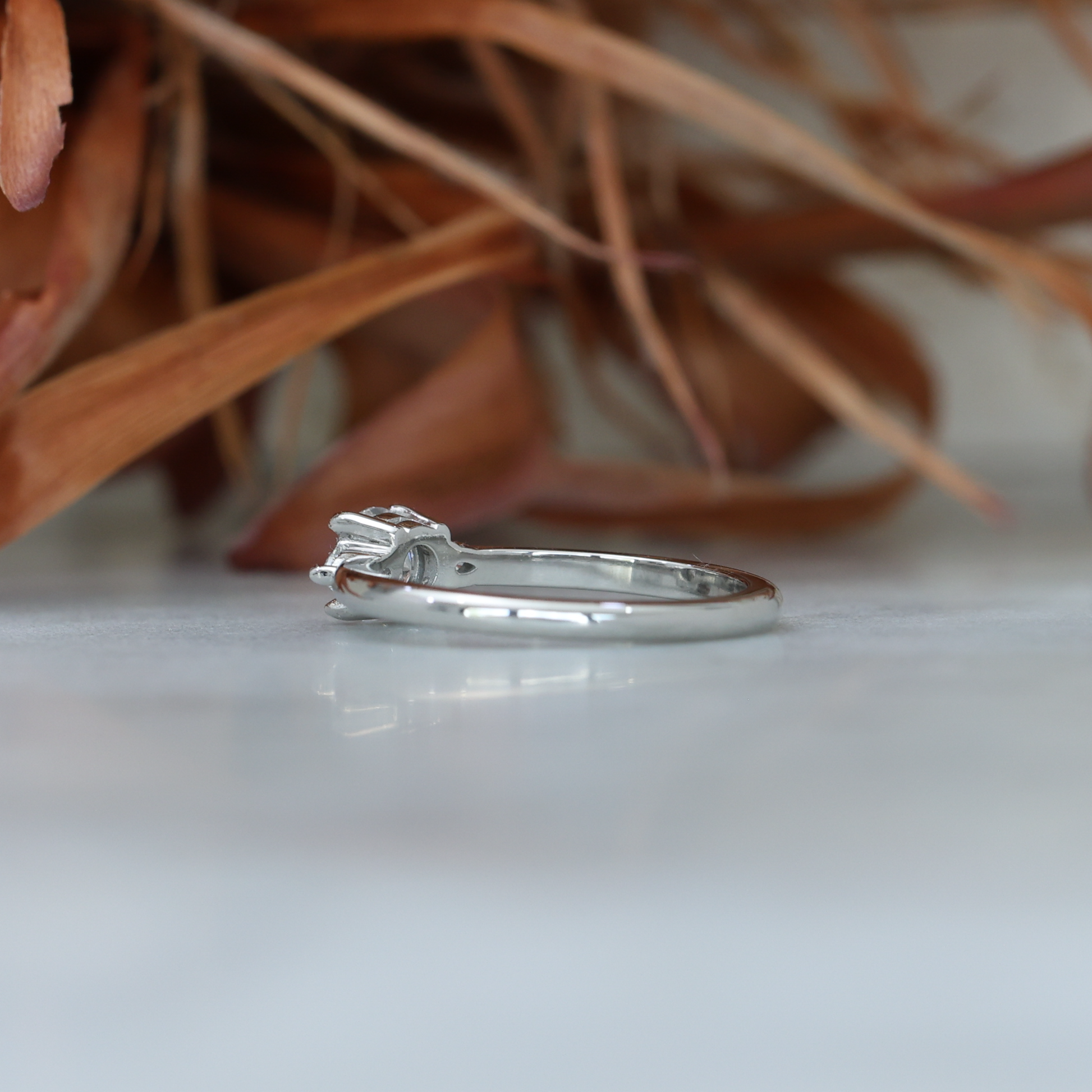 PICCOLO TRILOGY / 0.52ct ROUND DIAMOND RING