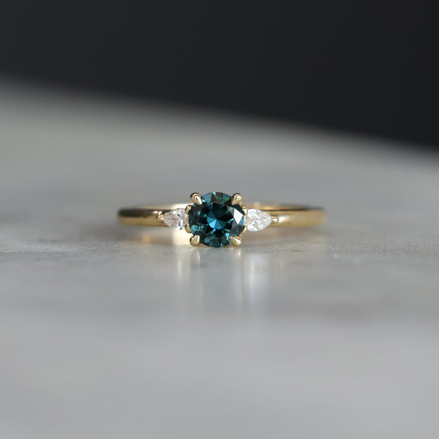 PARTI SAPPHIRE / PETITE TRILOGY RING