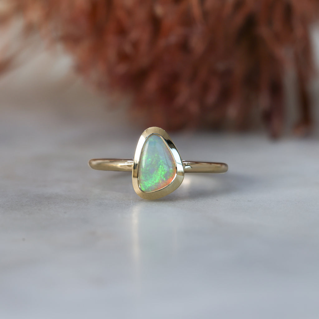 0.71ct FREE FORM OPAL | BEZEL SET RING