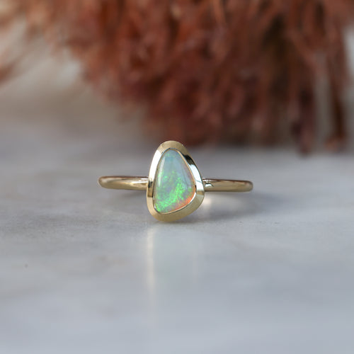 0.71ct FREE FORM OPAL | BEZEL SET RING