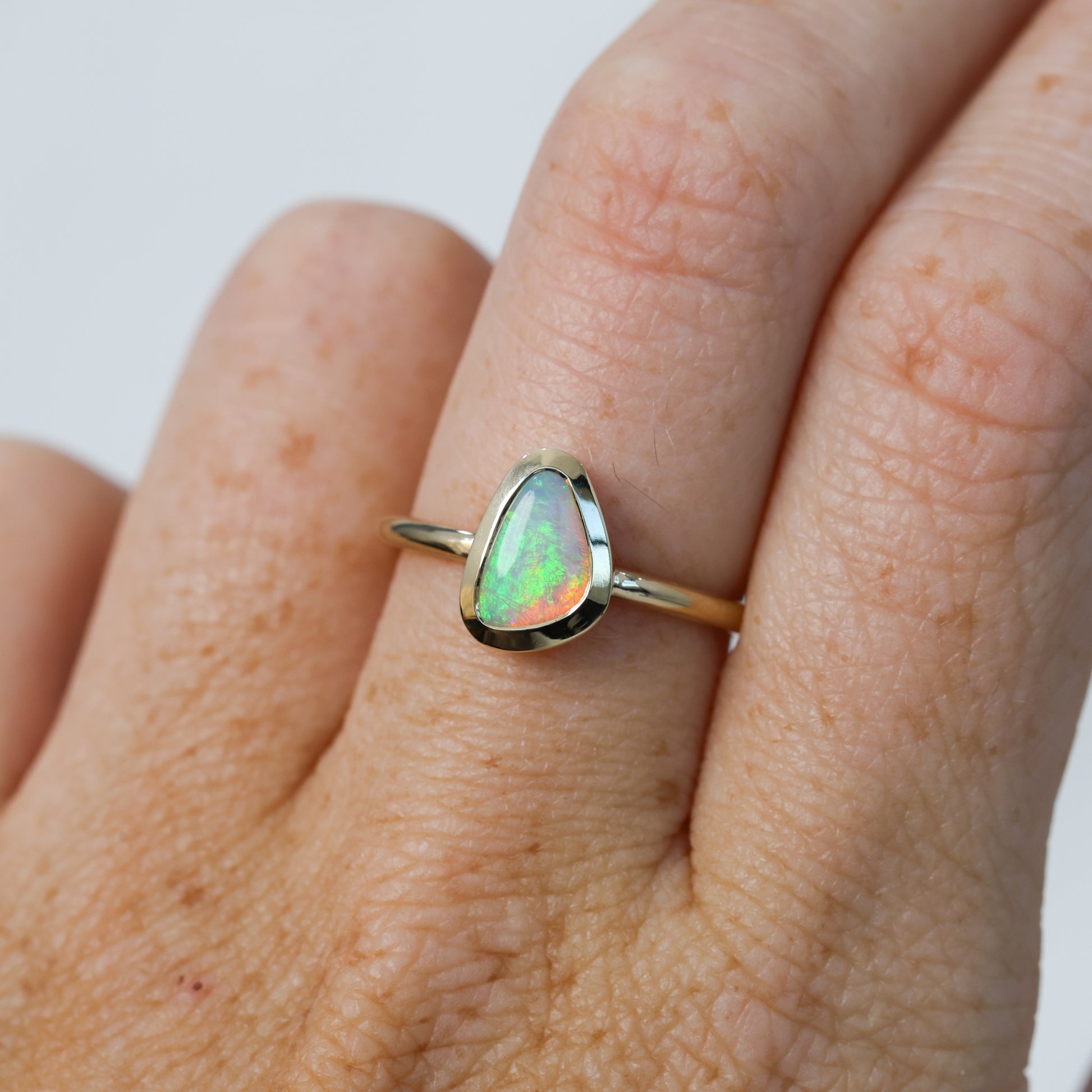 0.71ct FREE FORM OPAL | BEZEL SET RING