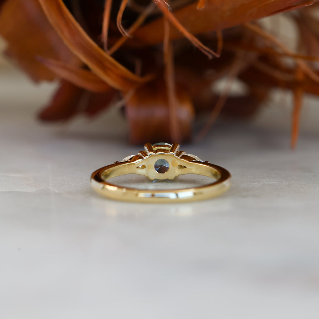 MAY TRILOGY | 0.72CT ROUND CUT MONTANA SAPPHIRE ENGAGEMENT RING I