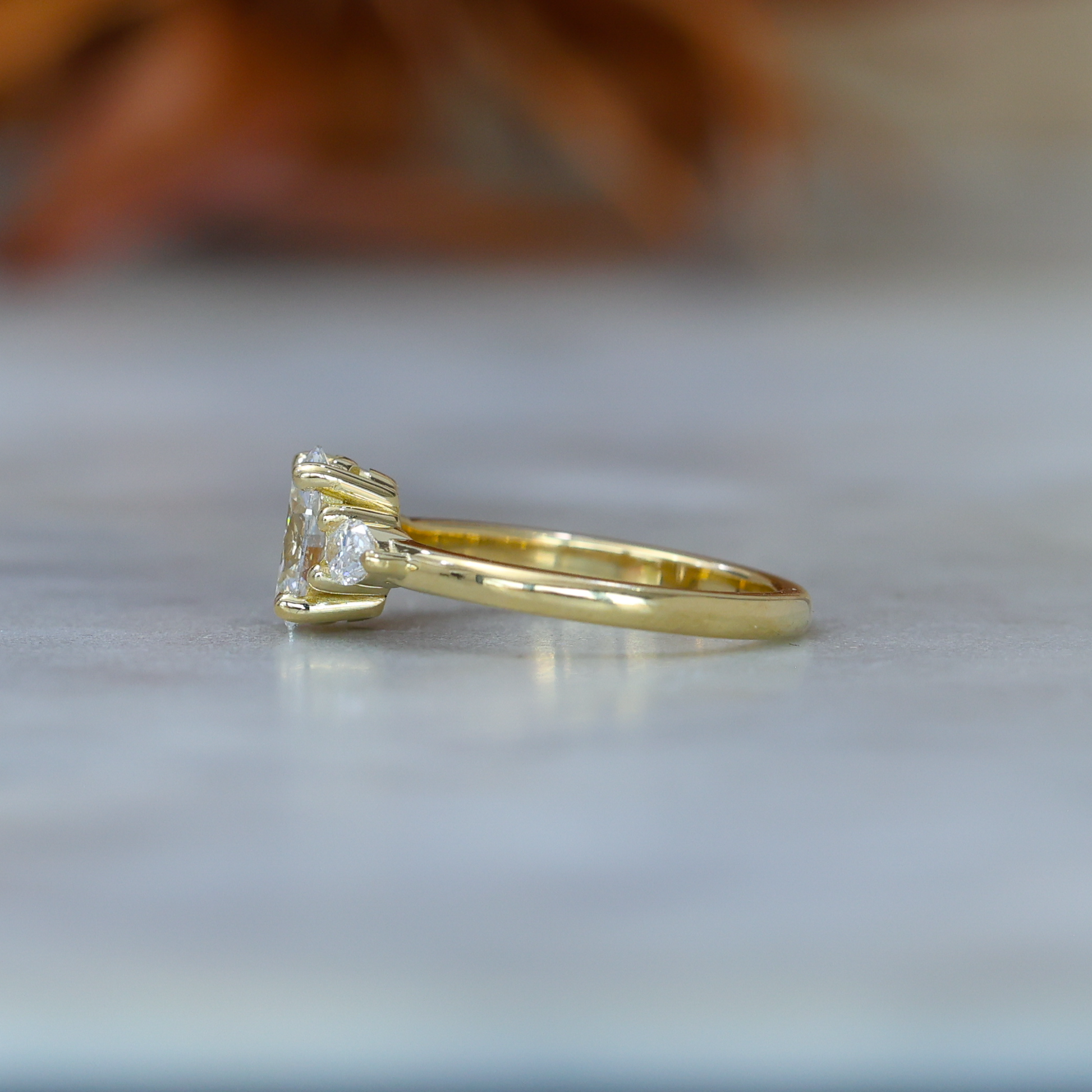 MAY TRILOGY / 0.74ct OVAL LAB DIAMOND RING