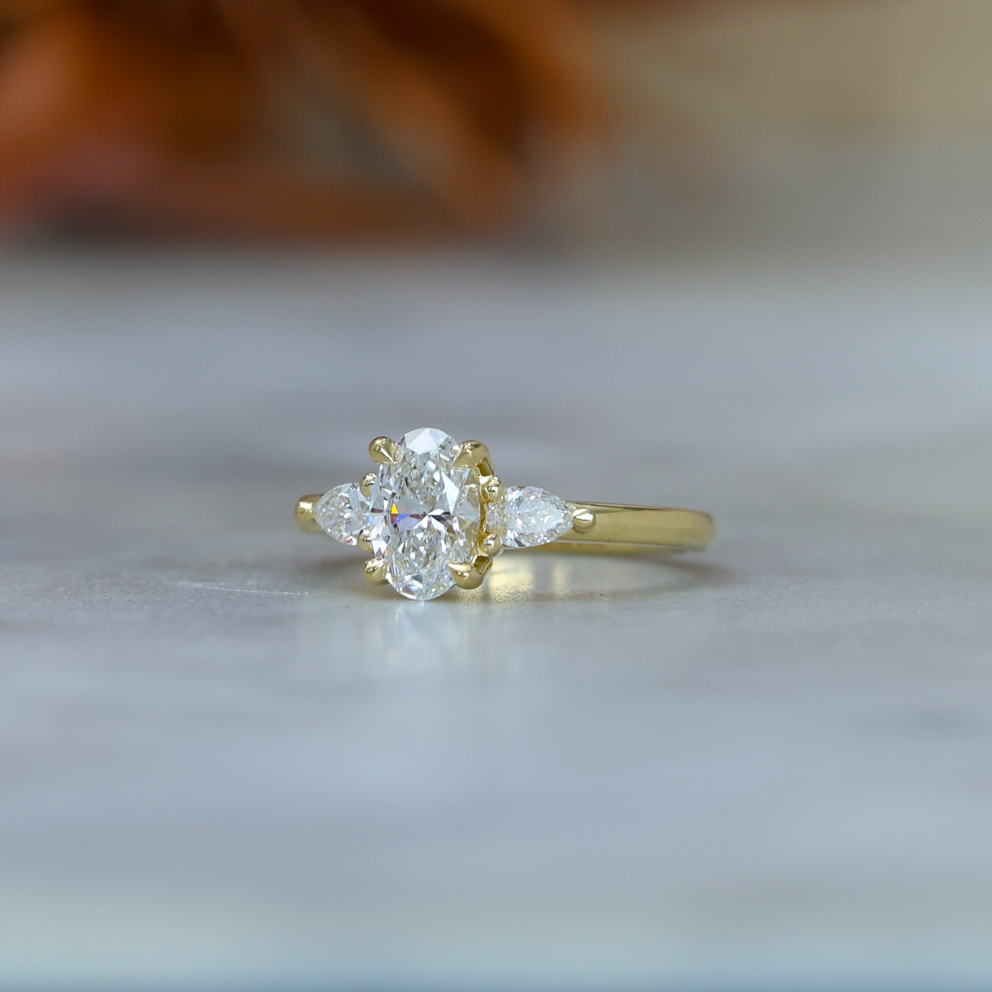 MAY TRILOGY / 0.74ct OVAL LAB DIAMOND RING