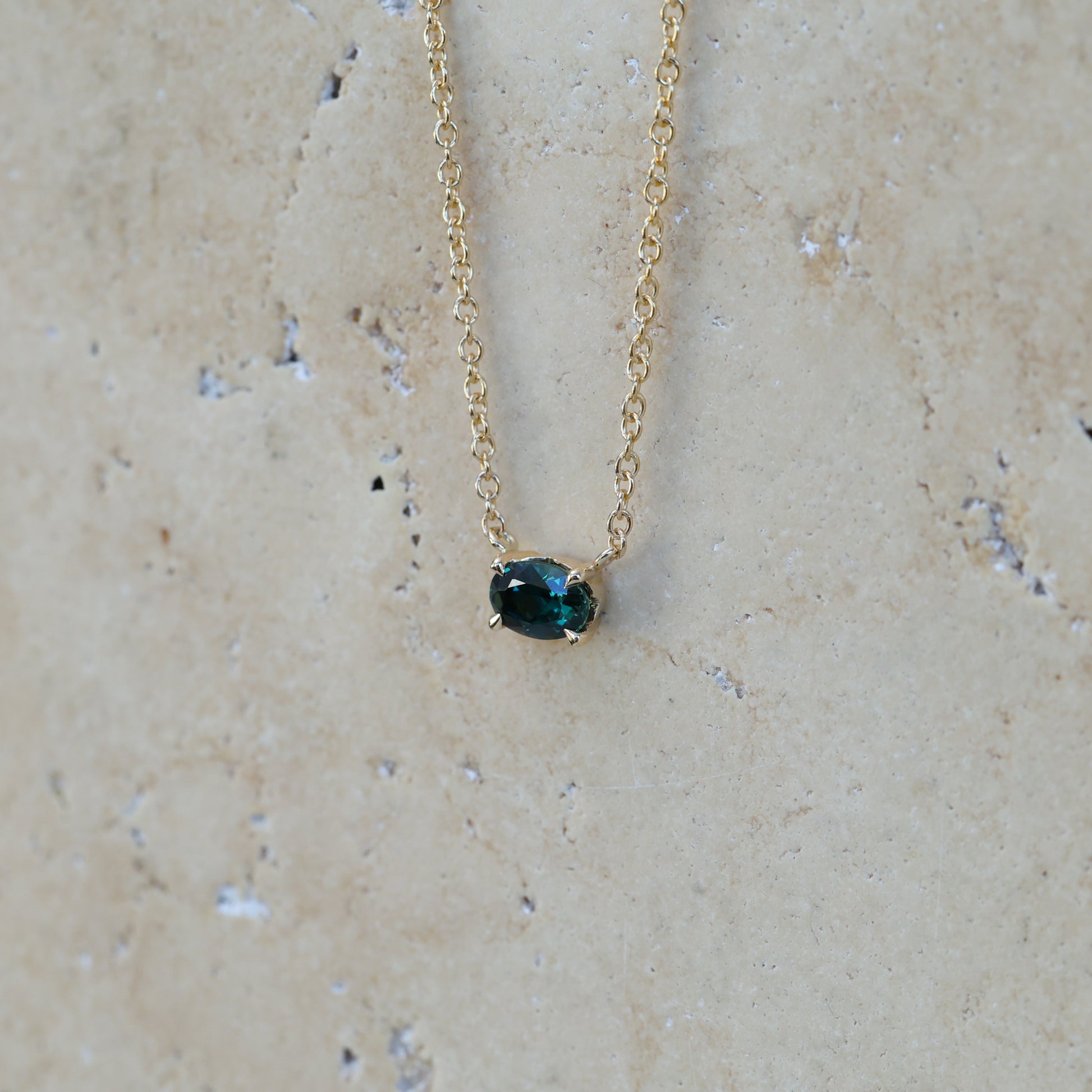 0.75ct Oval Cut Australian Parti Sapphire Necklace