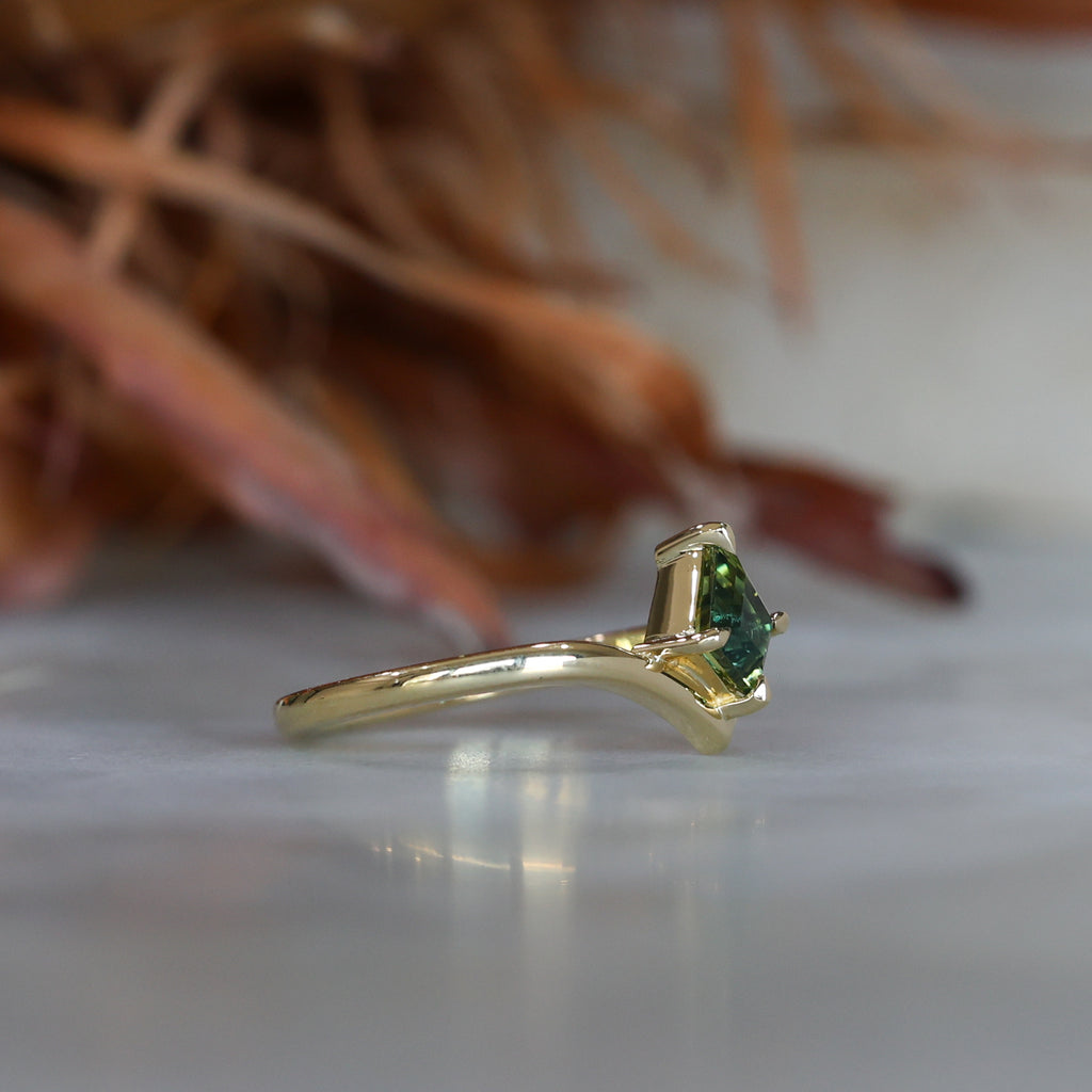 0.80ct Kite cut australian parti sapphire engagement ring side 