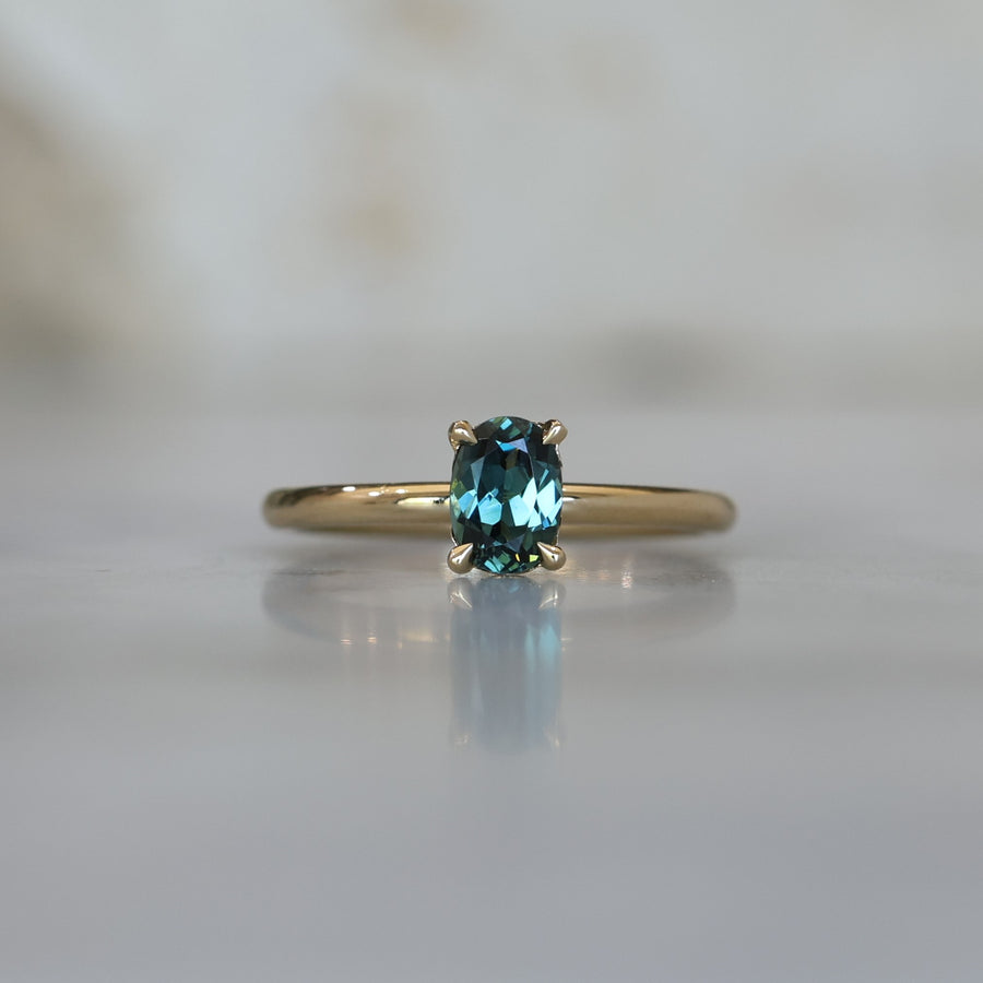 DUNE / 0.83CT OVAL AUSTRALIAN PARTI SAPPHIRE 4 CLAW SOLITAIRE
