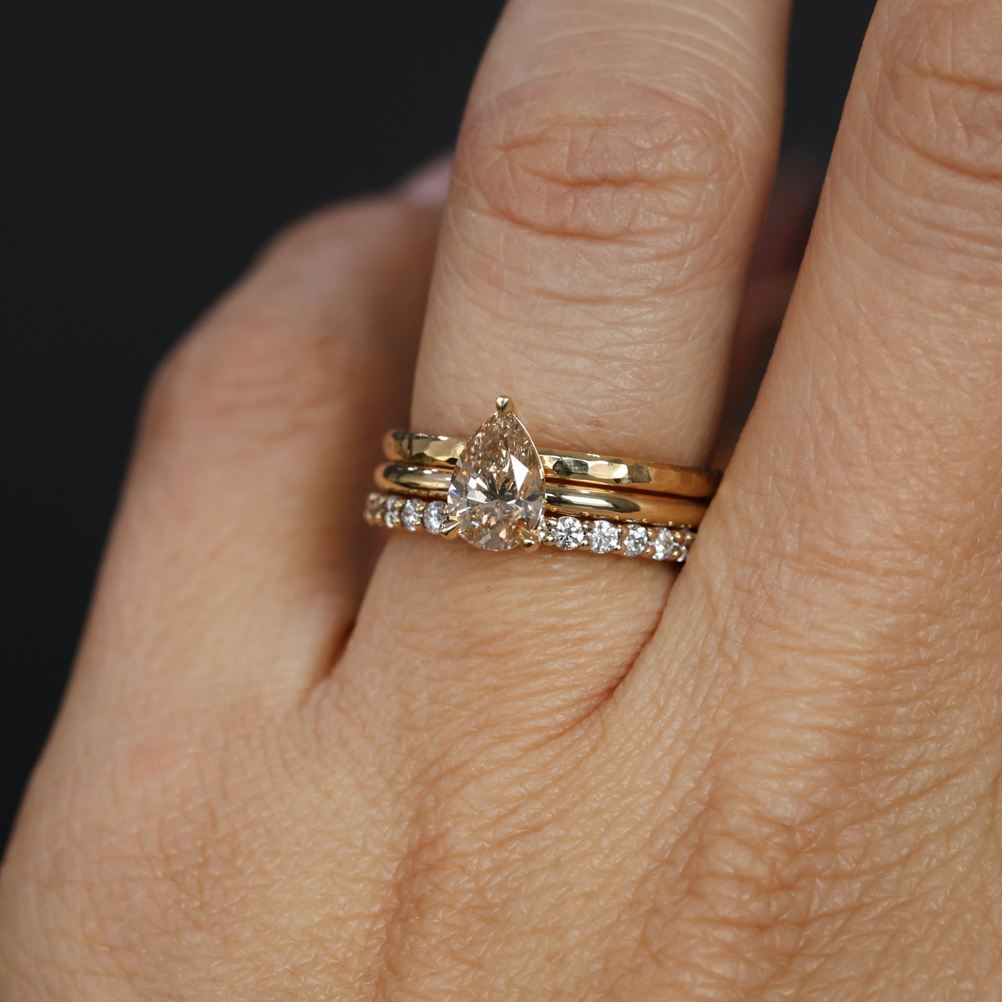 DUNE / 0.90ct PEAR CUT CHAMPAGNE DIAMOND 3 CLAW SOLITAIRE