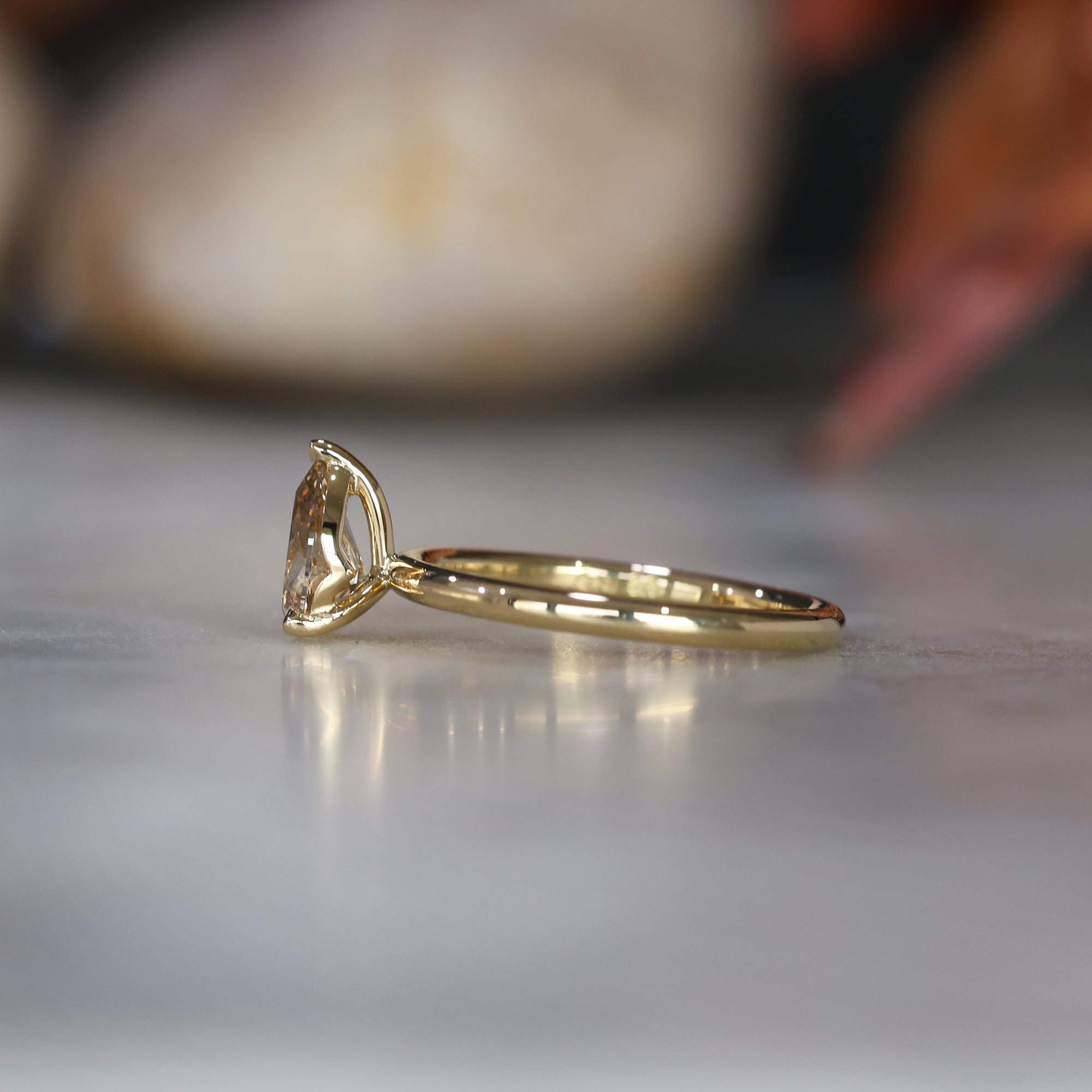 DUNE / 0.90ct PEAR CUT CHAMPAGNE DIAMOND 3 CLAW SOLITAIRE