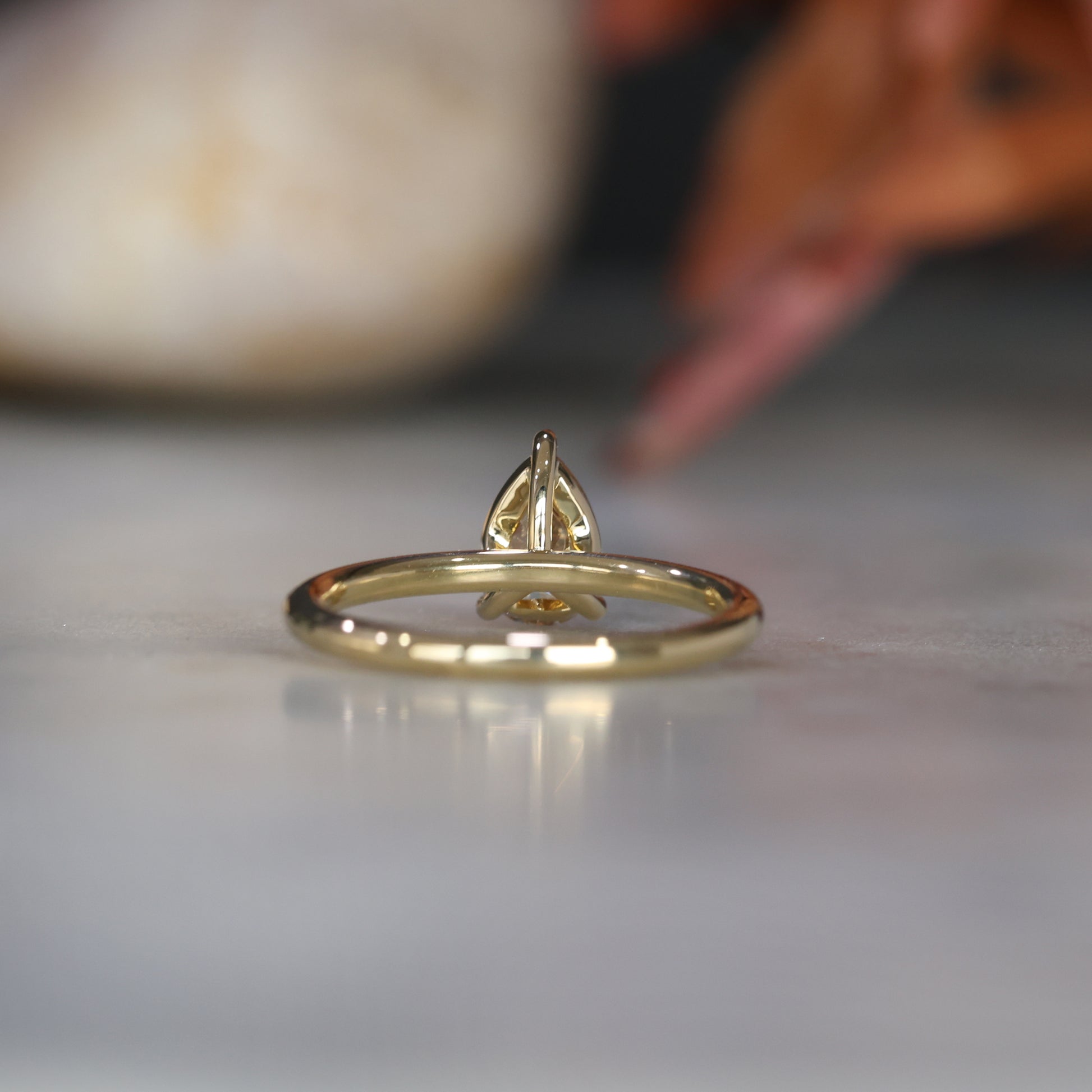 DUNE / 0.90ct PEAR CUT CHAMPAGNE DIAMOND 3 CLAW SOLITAIRE