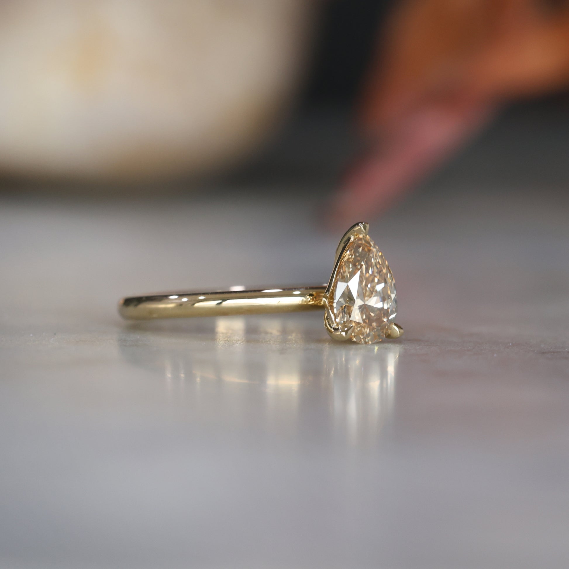 DUNE / 0.90ct PEAR CUT CHAMPAGNE DIAMOND 3 CLAW SOLITAIRE