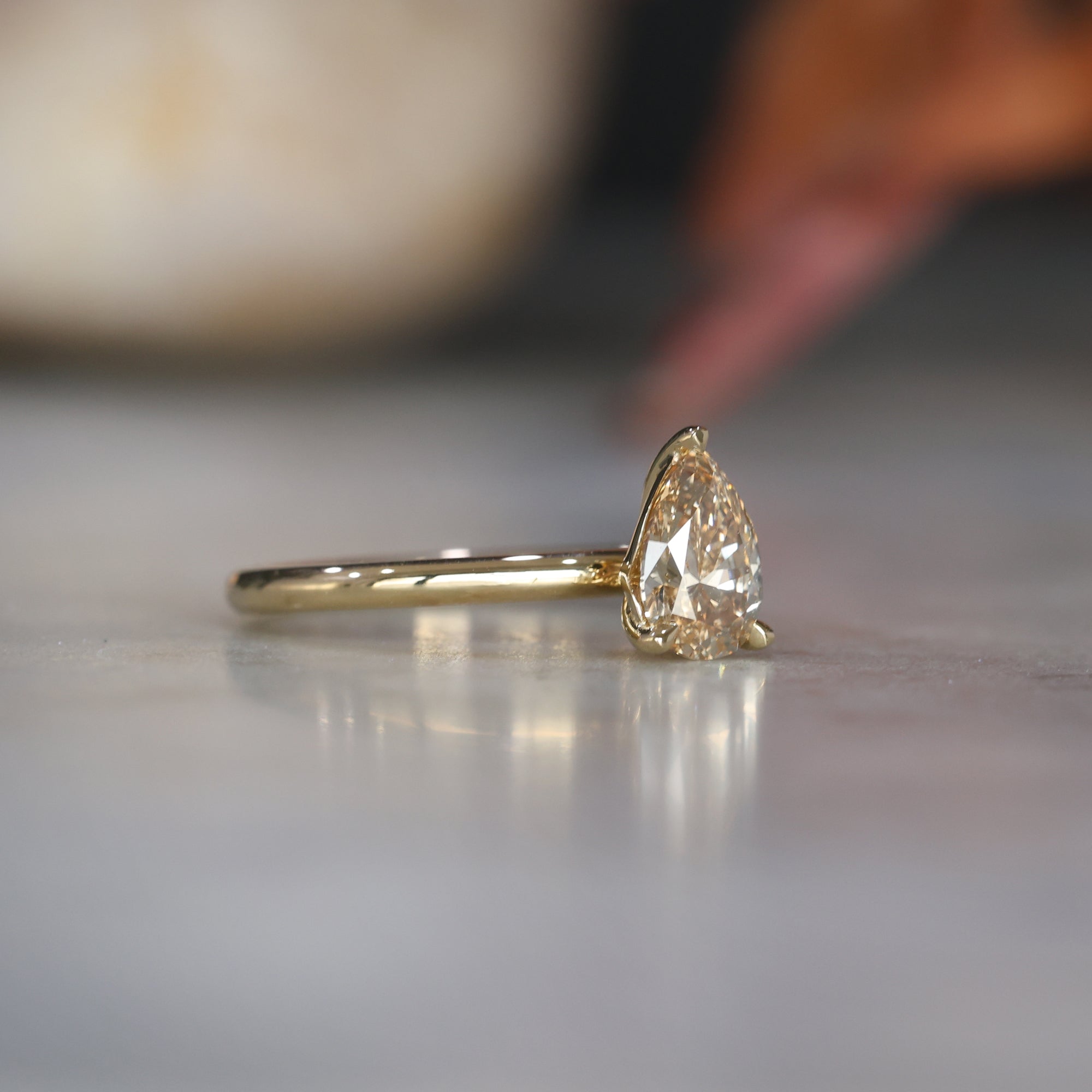 DUNE / 0.90ct PEAR CUT CHAMPAGNE DIAMOND 3 CLAW SOLITAIRE