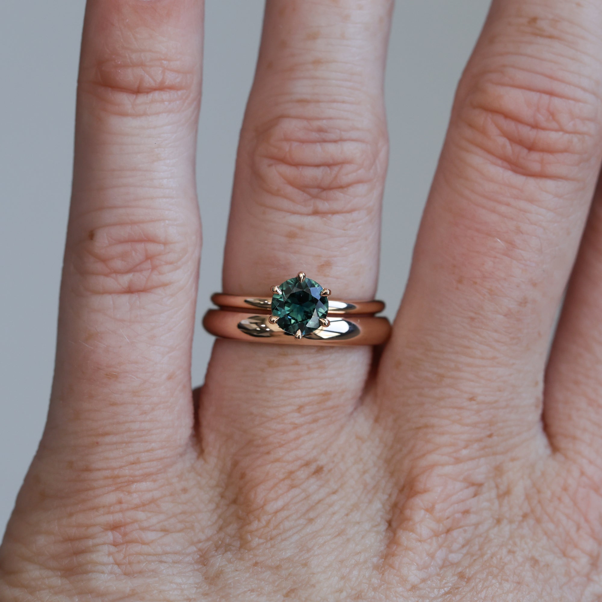 0.91ct australian parti sapphire solitaire engagement ring with wedding band