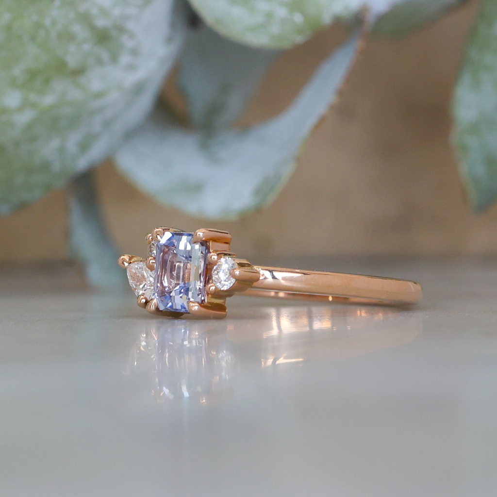 ASYMMETRIC / 0.99ct MADAGASCAN SAPPHIRE RING