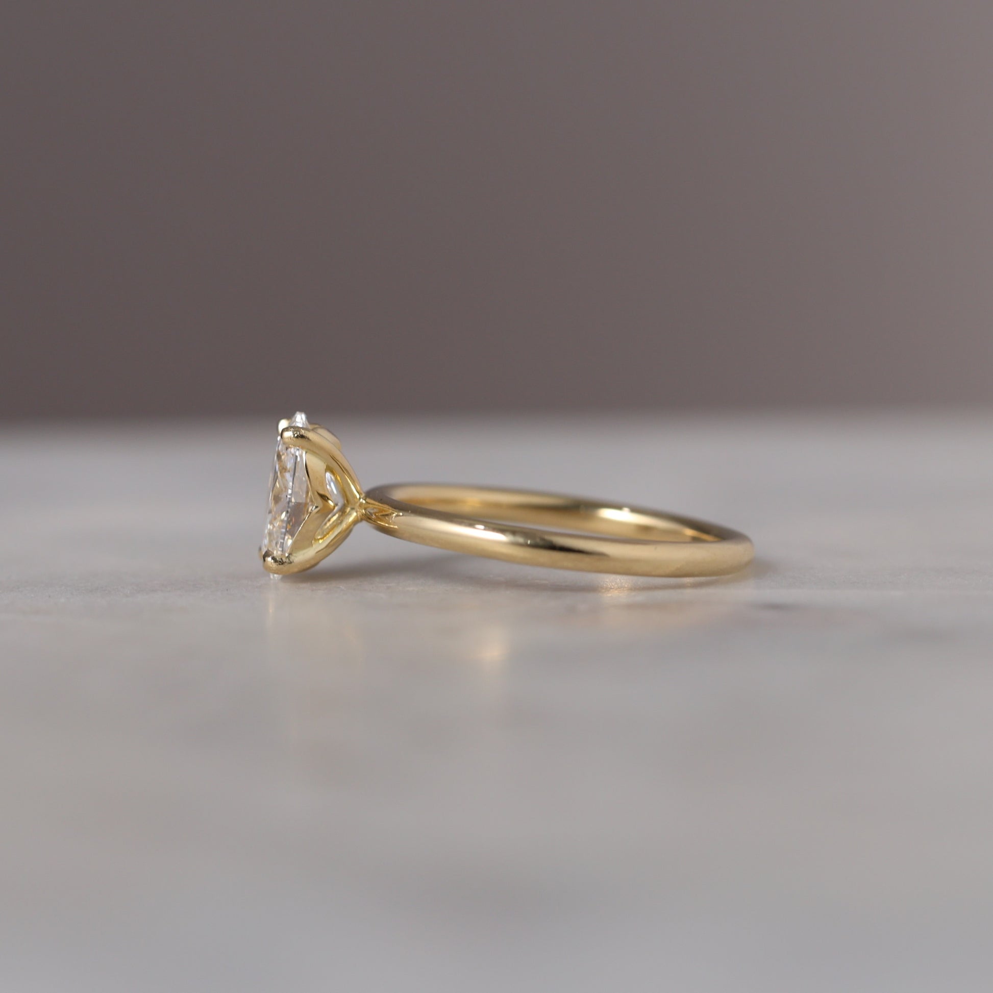 OVAL CUT LAB CREATED / DIAMOND SOLITAIRE II