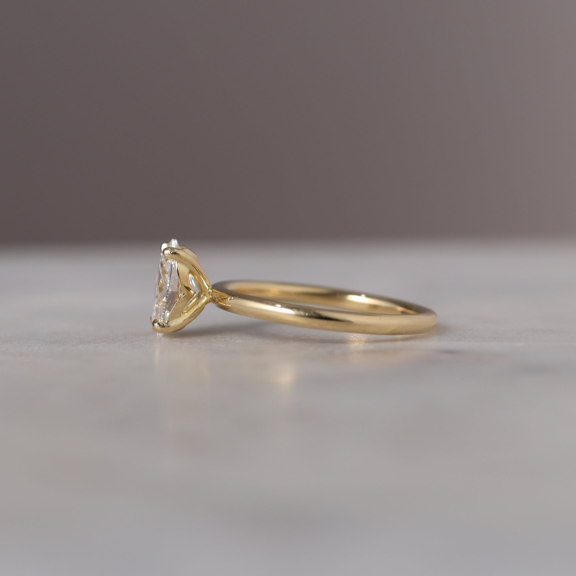 OVAL CUT LAB CREATED / DIAMOND SOLITAIRE II