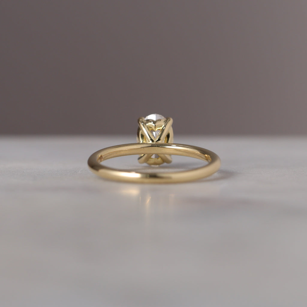 OVAL CUT LAB CREATED / DIAMOND SOLITAIRE II