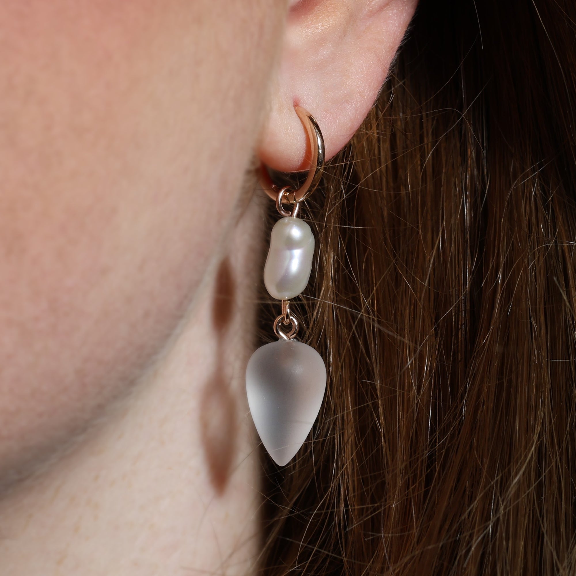 PEARL & ROCK CRYSTAL / HOOP EARRINGS I
