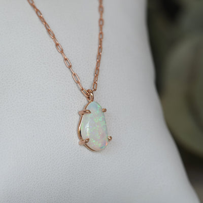 FREEFORM OPAL / NECKLACE