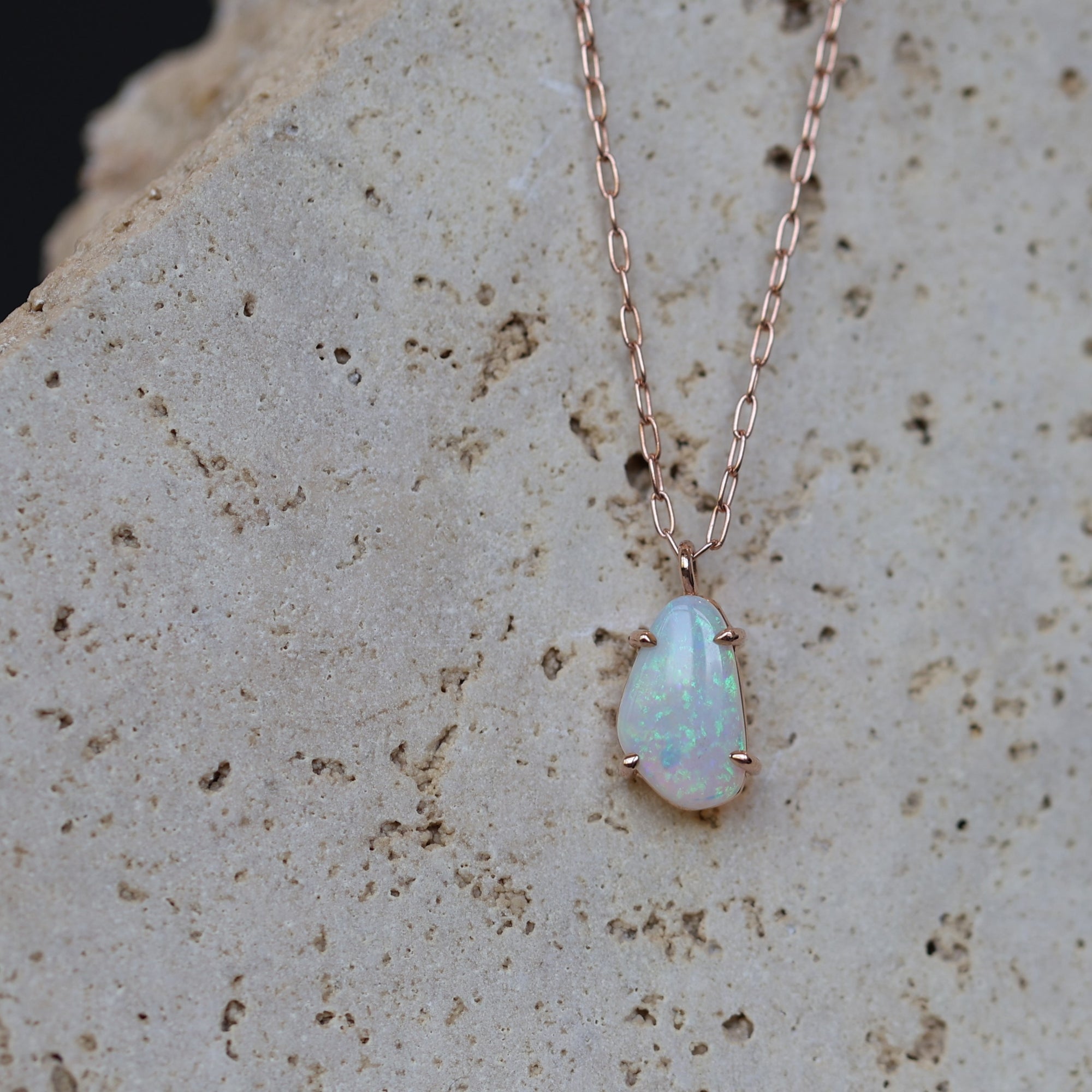 FREEFORM OPAL / NECKLACE