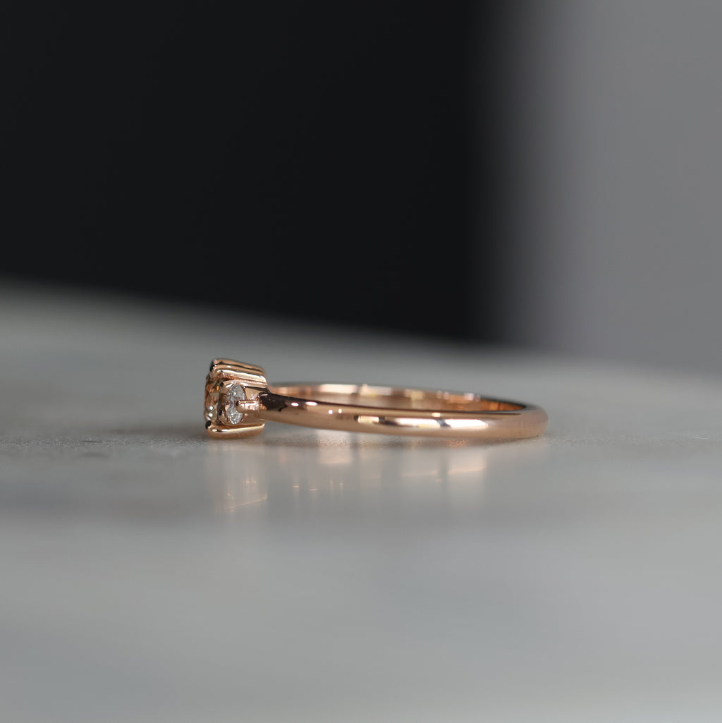 CHAMPAGNE DIAMOND / PETITE TRILOGY RING