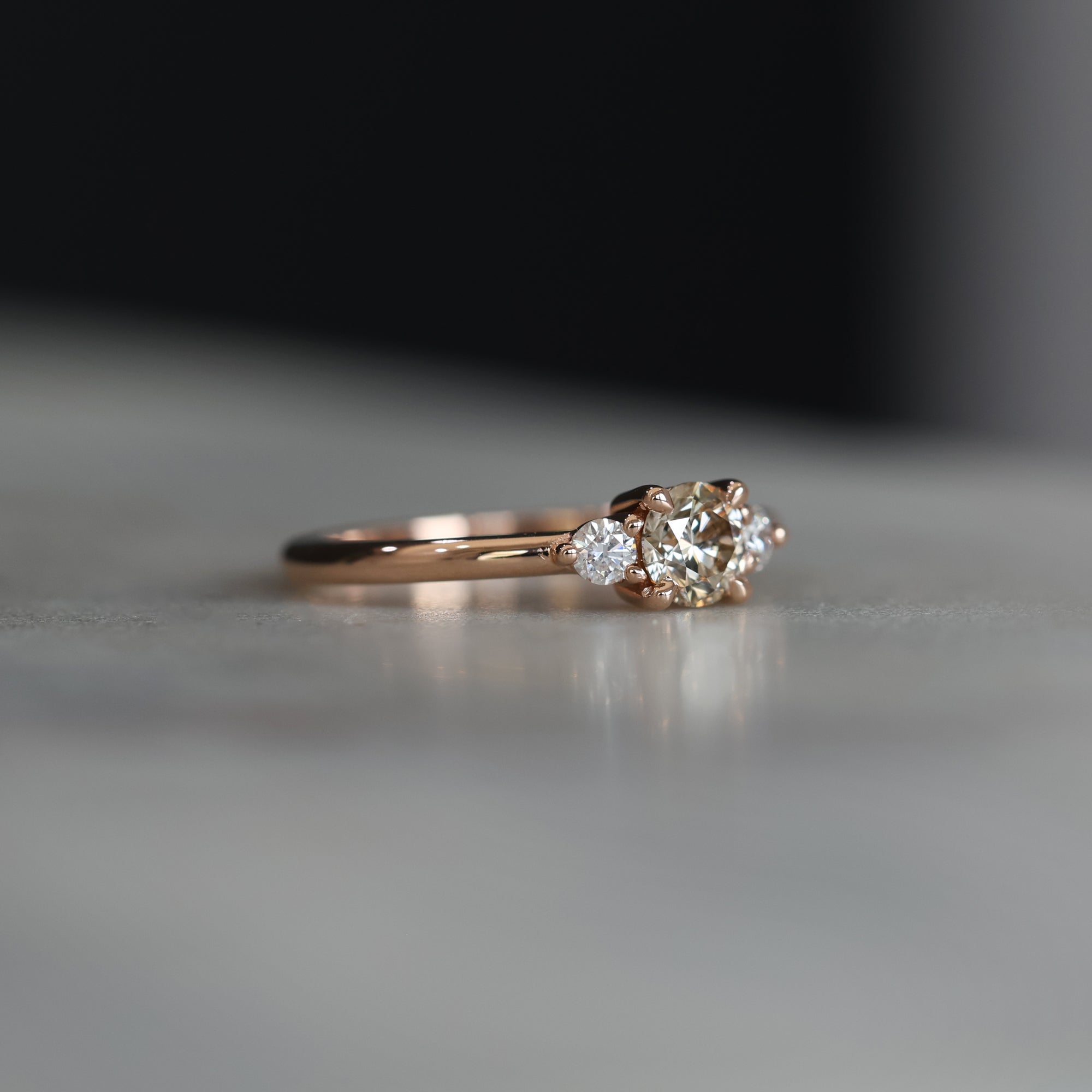 CHAMPAGNE DIAMOND / PETITE TRILOGY RING