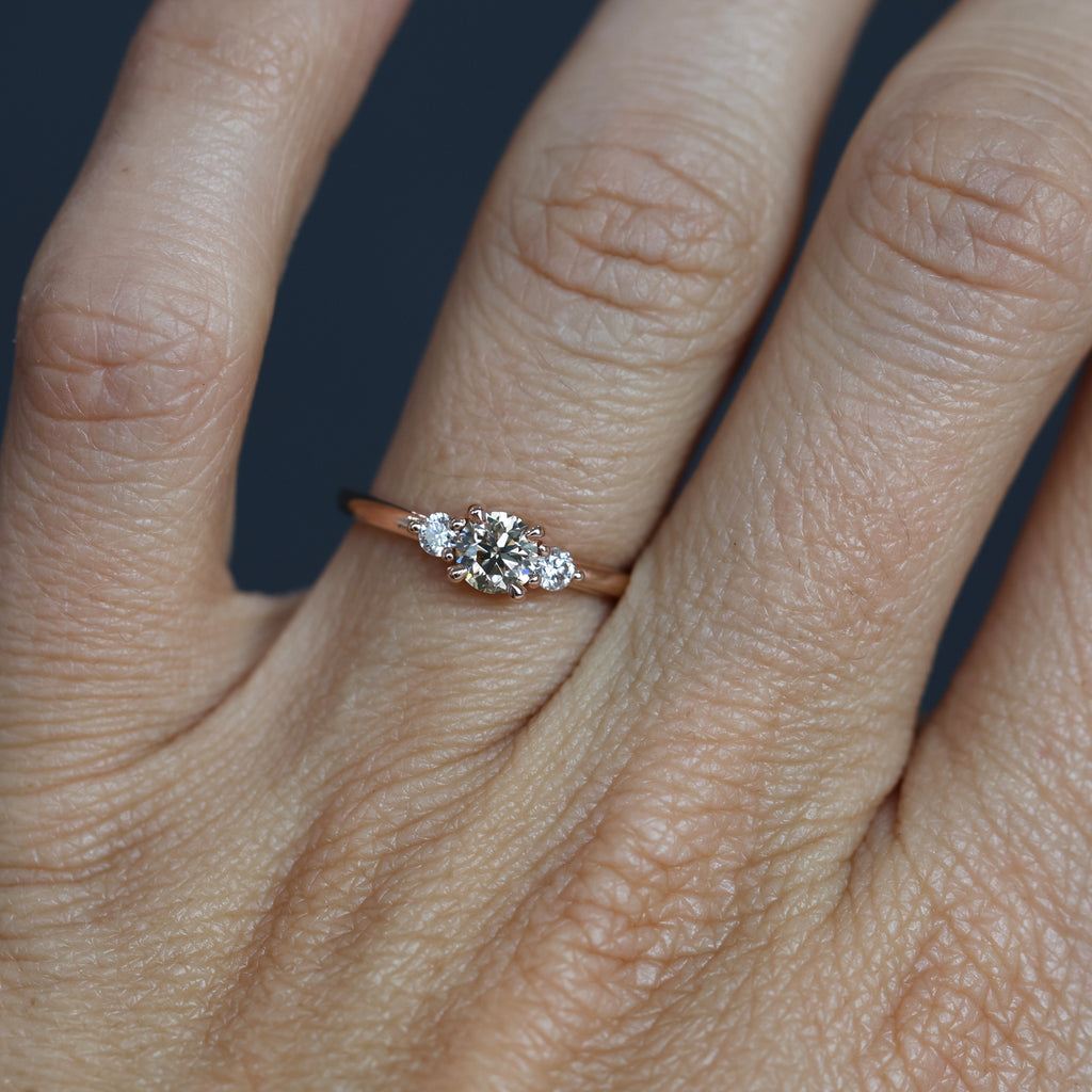 CHAMPAGNE DIAMOND / PETITE TRILOGY RING