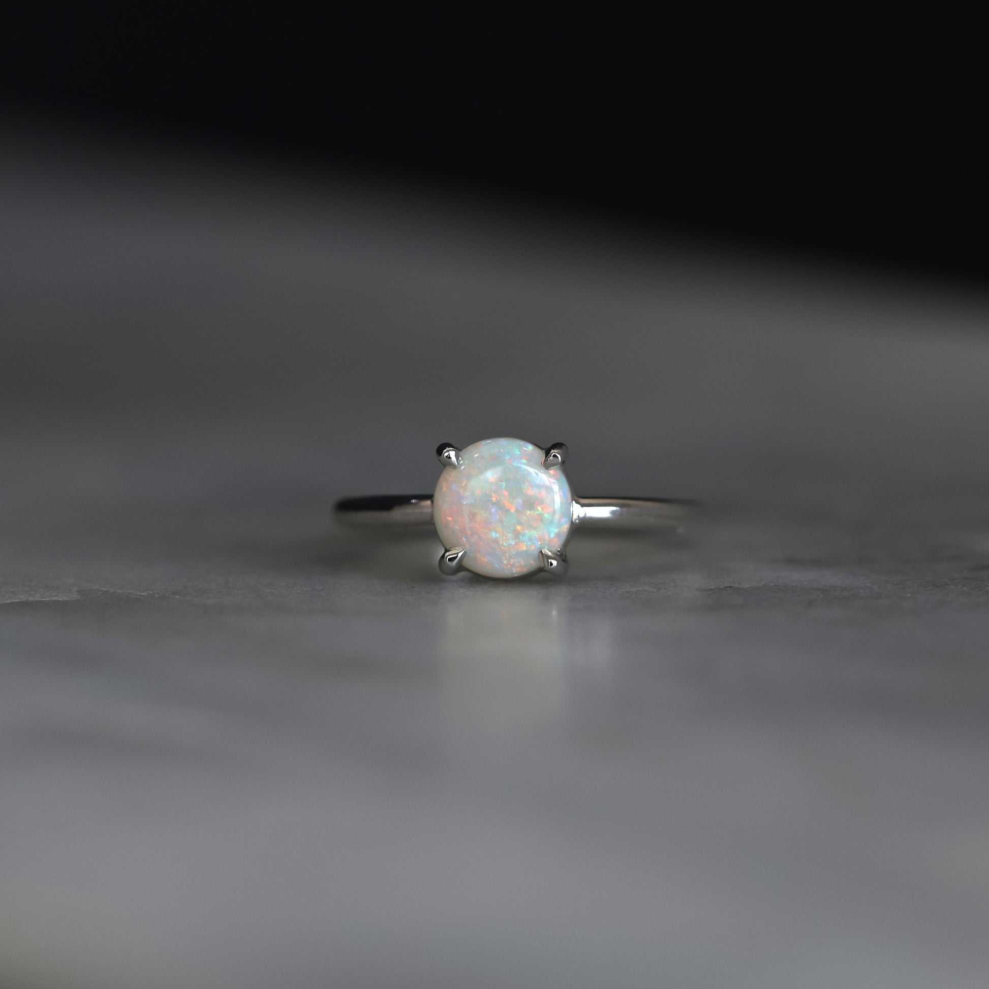 ROUND CUT / OPAL RING