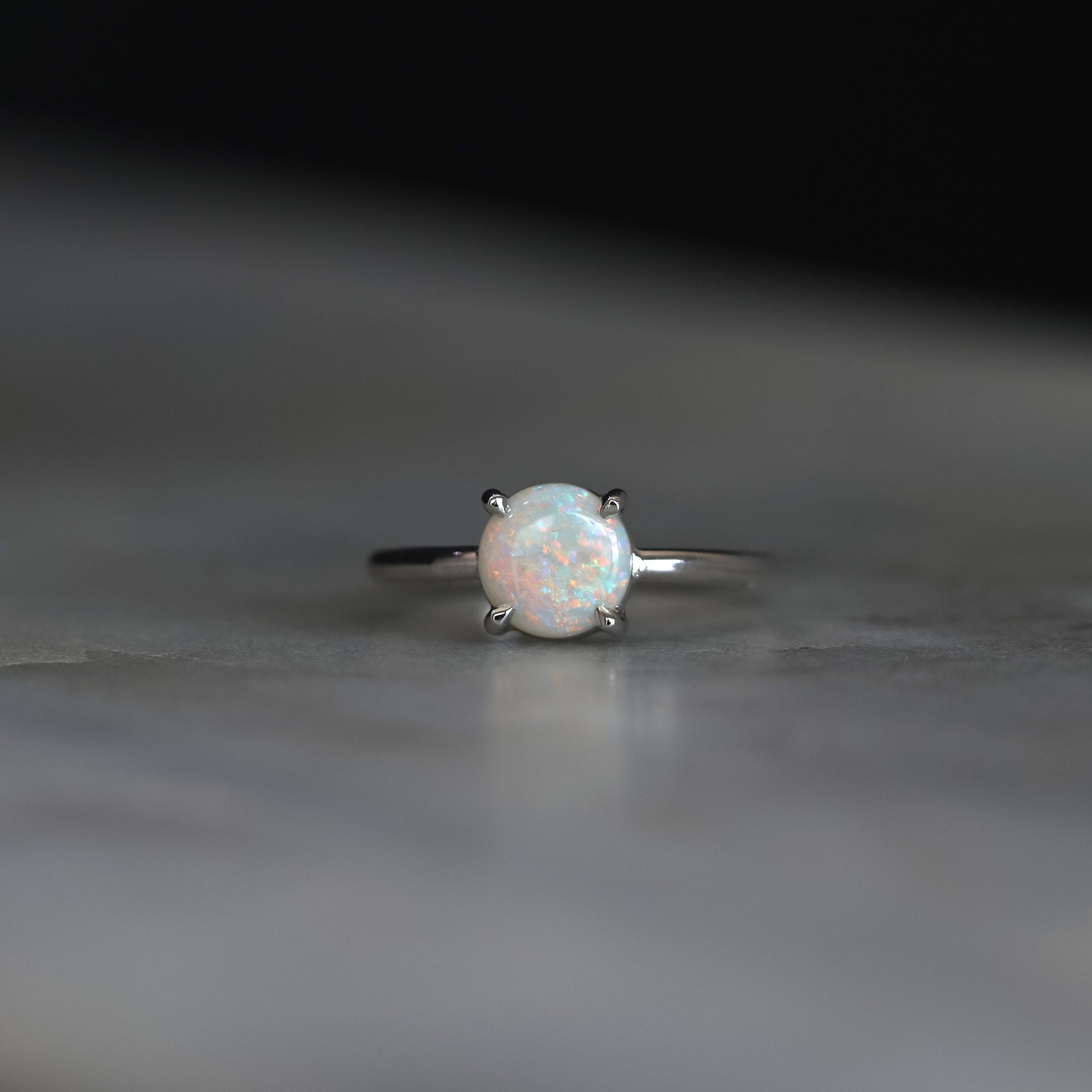 ROUND CUT / OPAL RING