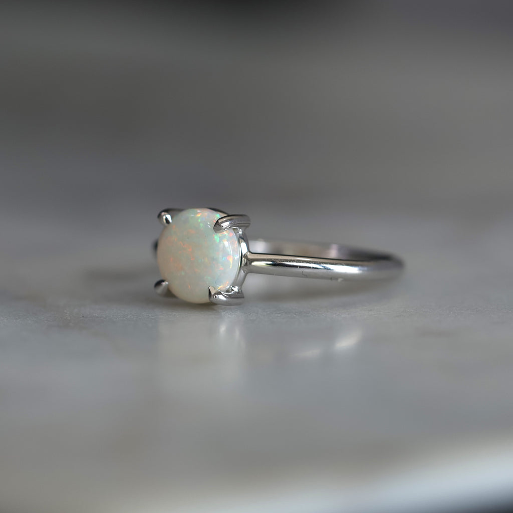 ROUND CUT / OPAL RING