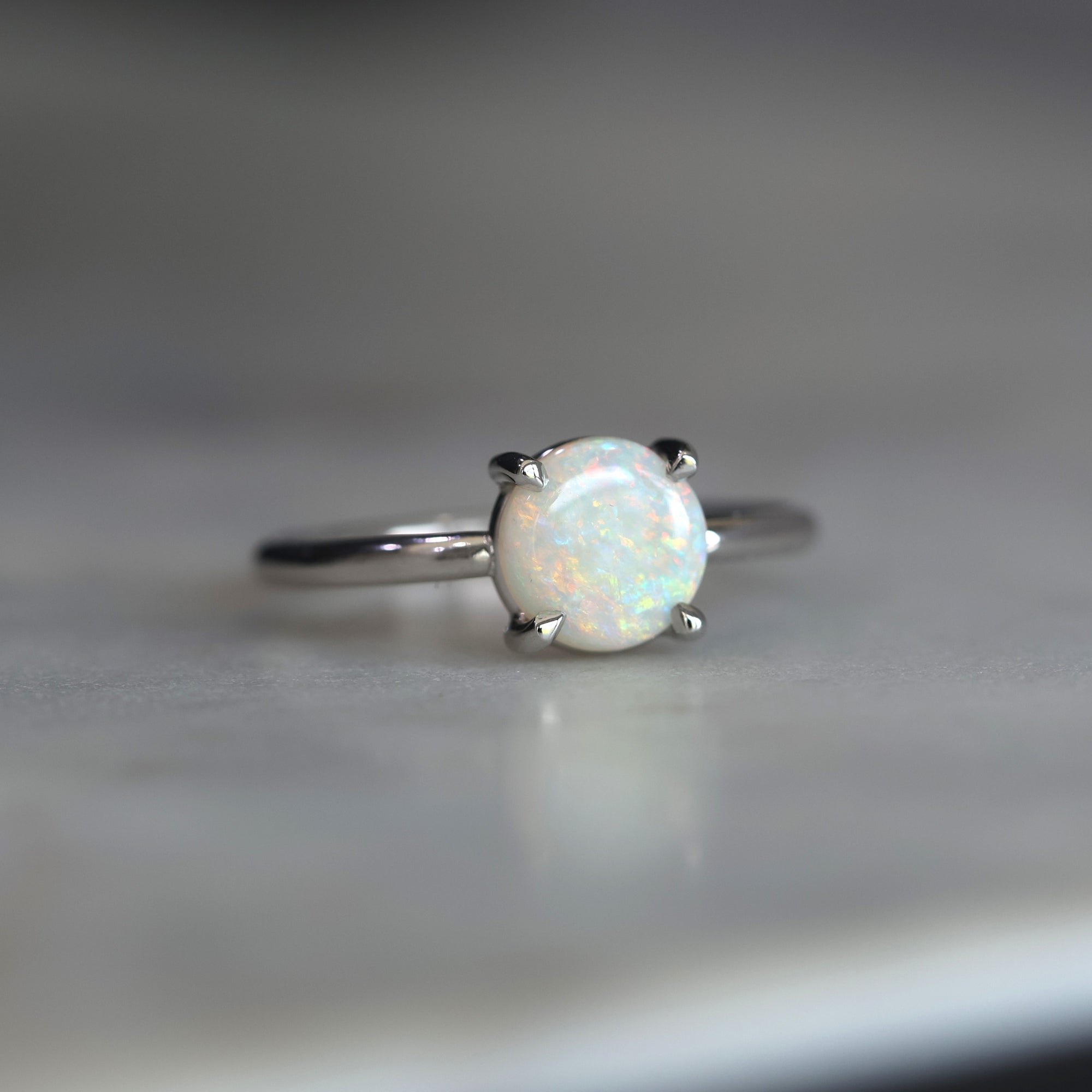ROUND CUT / OPAL RING