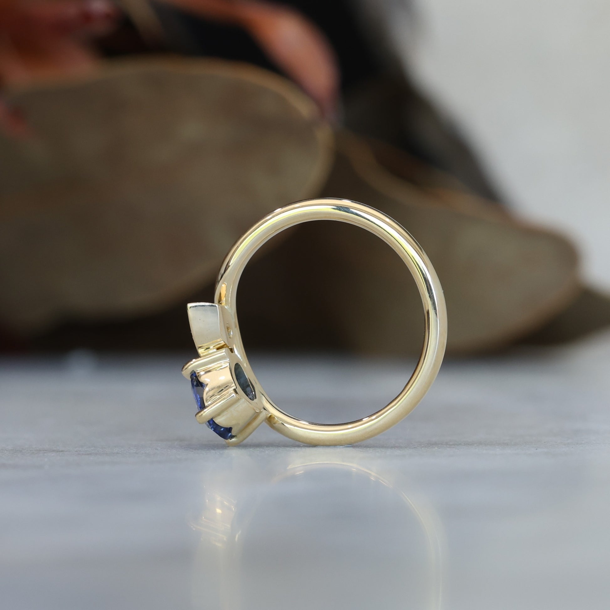 TOI ET MOI | 1.02CT OVAL CEYLON SAPPHIRE & 0.10ct PEAR DIAMOND RING