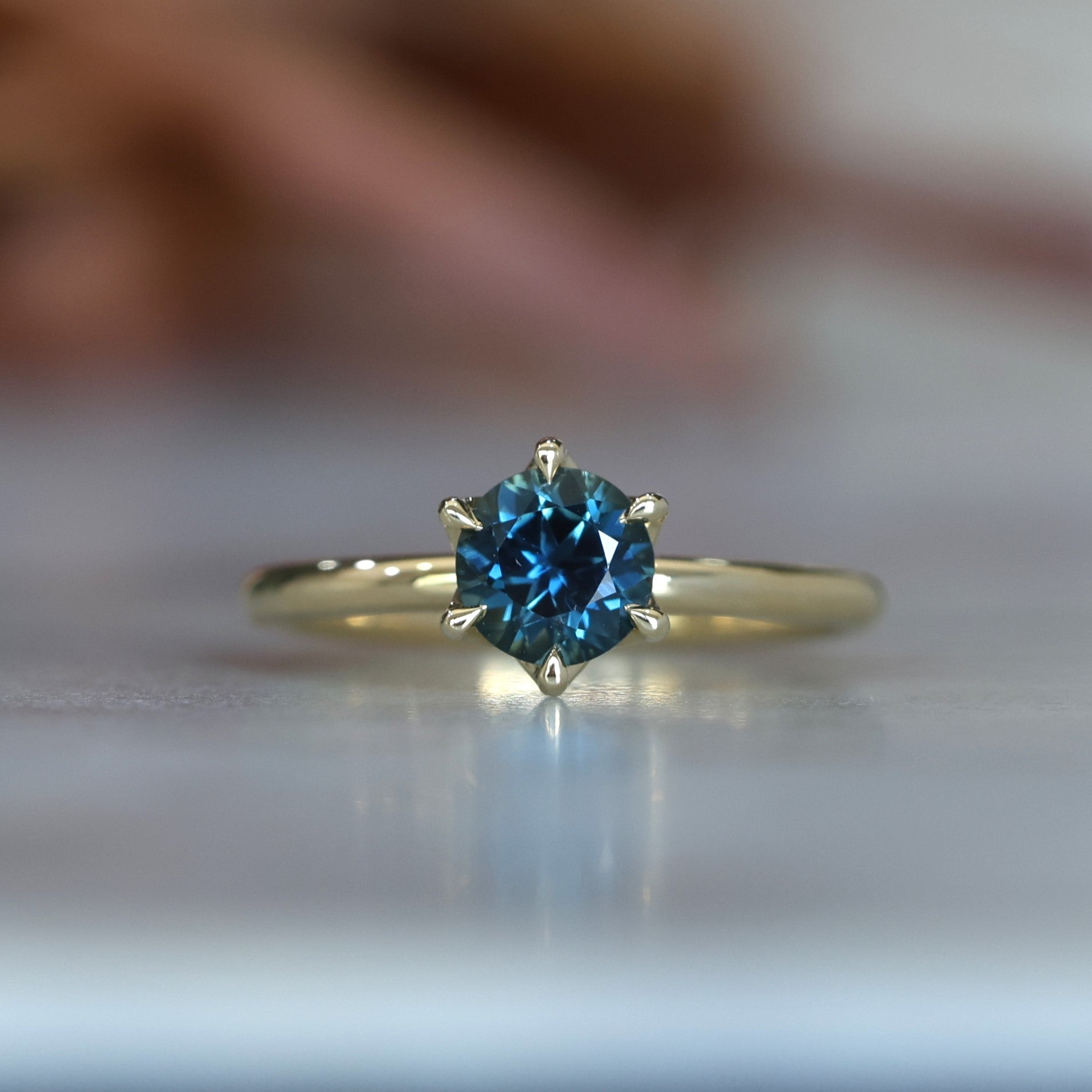 LOTUS / 0.99ct ROUND PARTI SAPPHIRE 6 CLAW SOLITAIRE