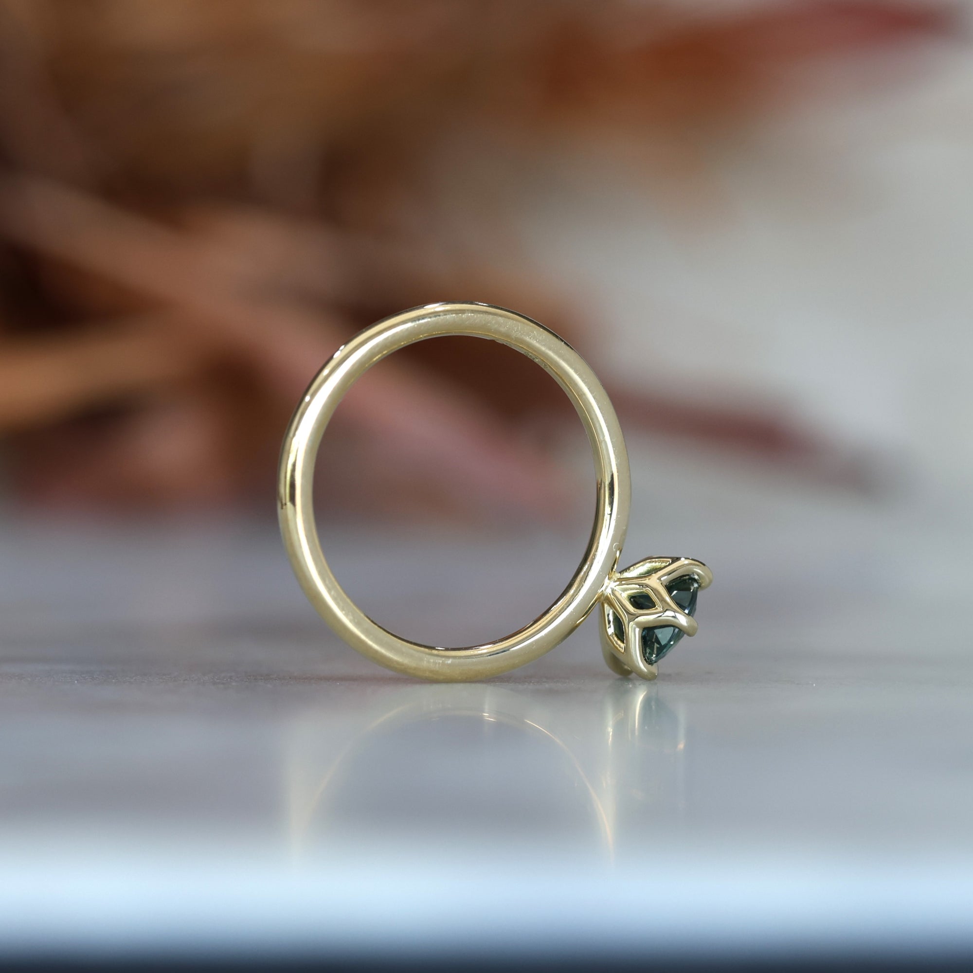 LOTUS / 0.99ct ROUND PARTI SAPPHIRE 6 CLAW SOLITAIRE