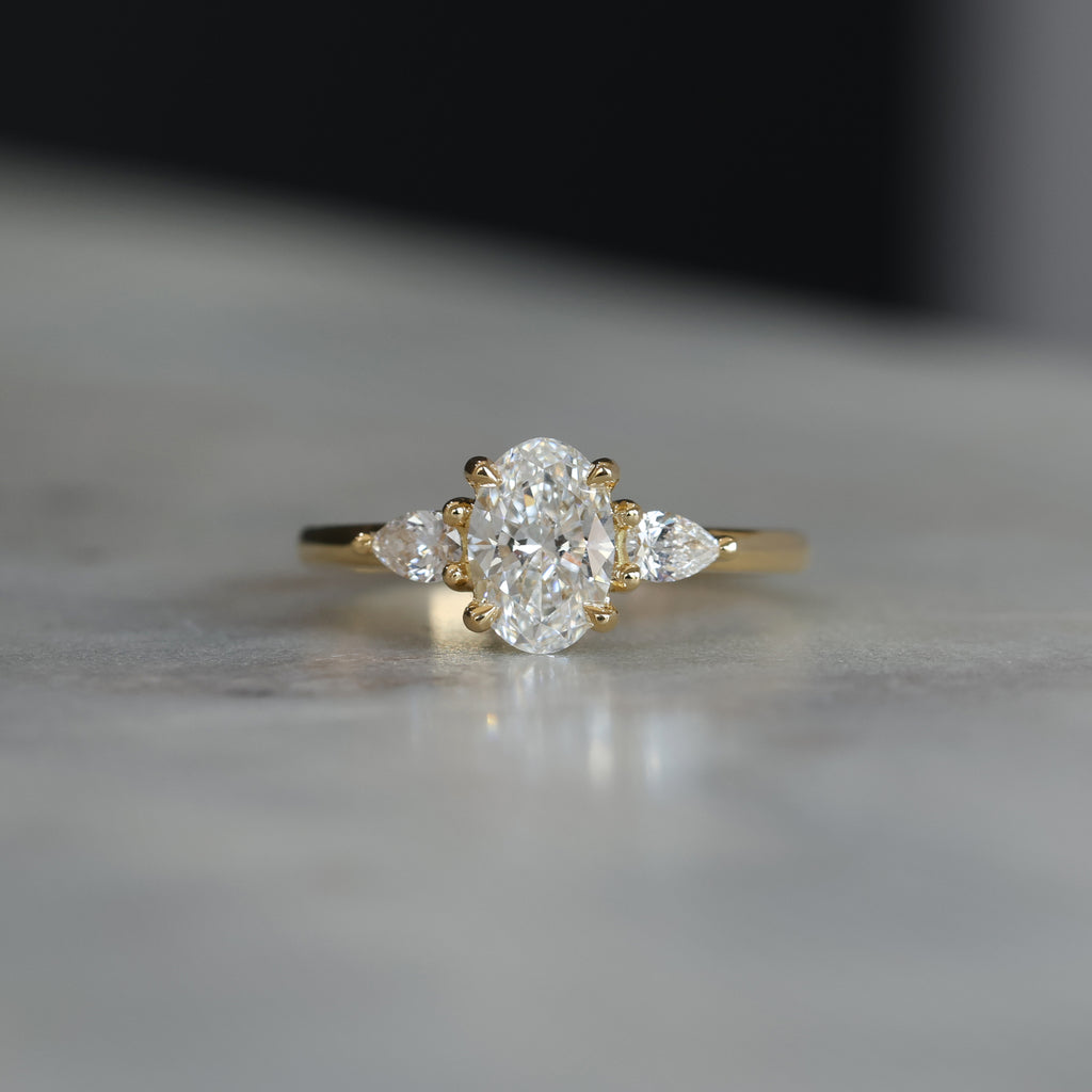 1.00ct OVAL CUT LAB / DIAMOND TRILOGY RING