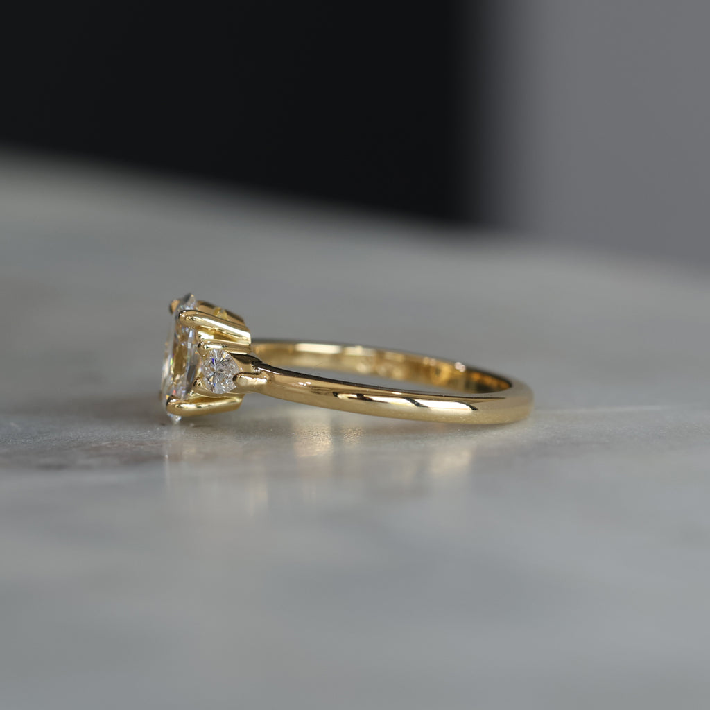 1.00ct OVAL CUT LAB / DIAMOND TRILOGY RING