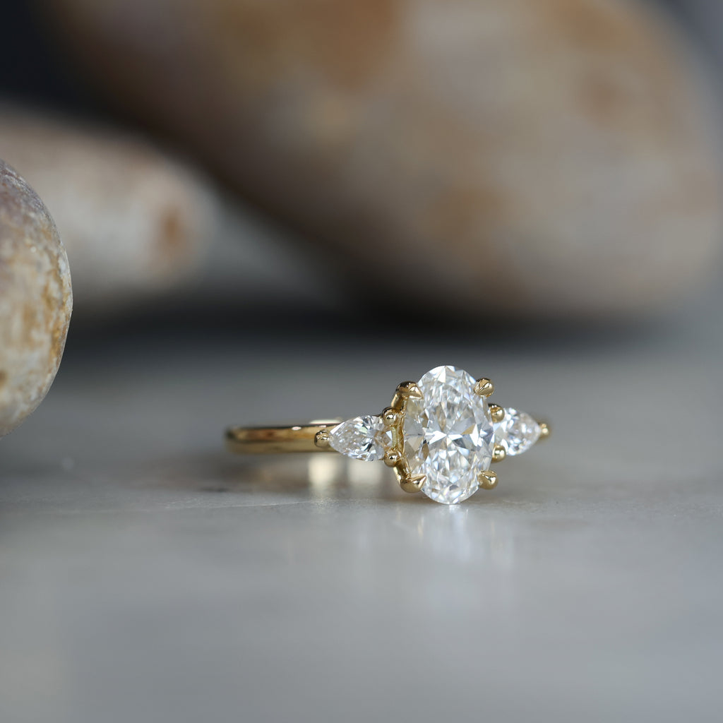 1.00ct OVAL CUT LAB / DIAMOND TRILOGY RING