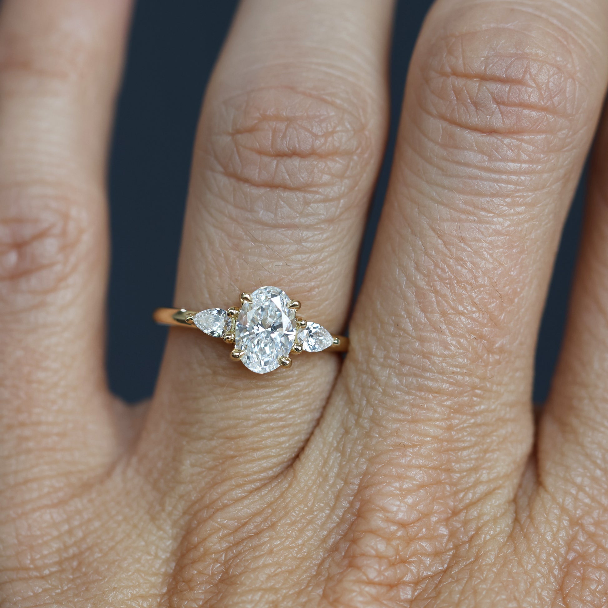 1.00ct OVAL CUT LAB / DIAMOND TRILOGY RING