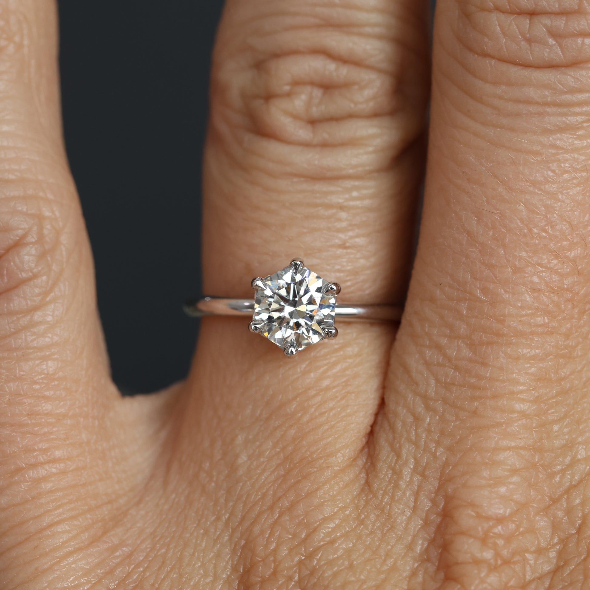 1.00ct round cut diamond solitaire engagement ring