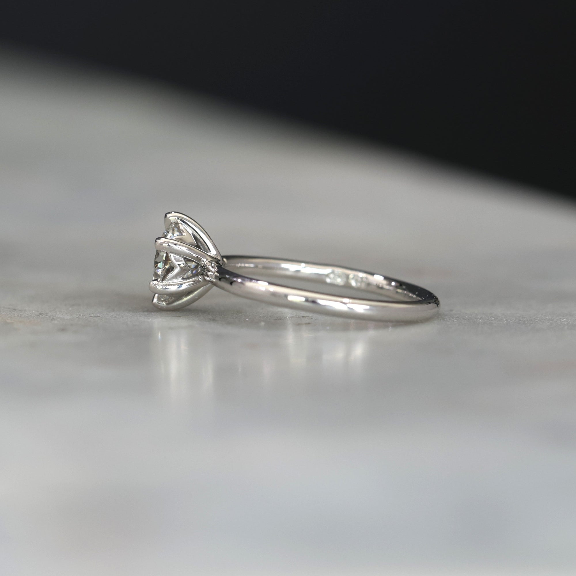 1.00ct round cut diamond solitaire engagement ring