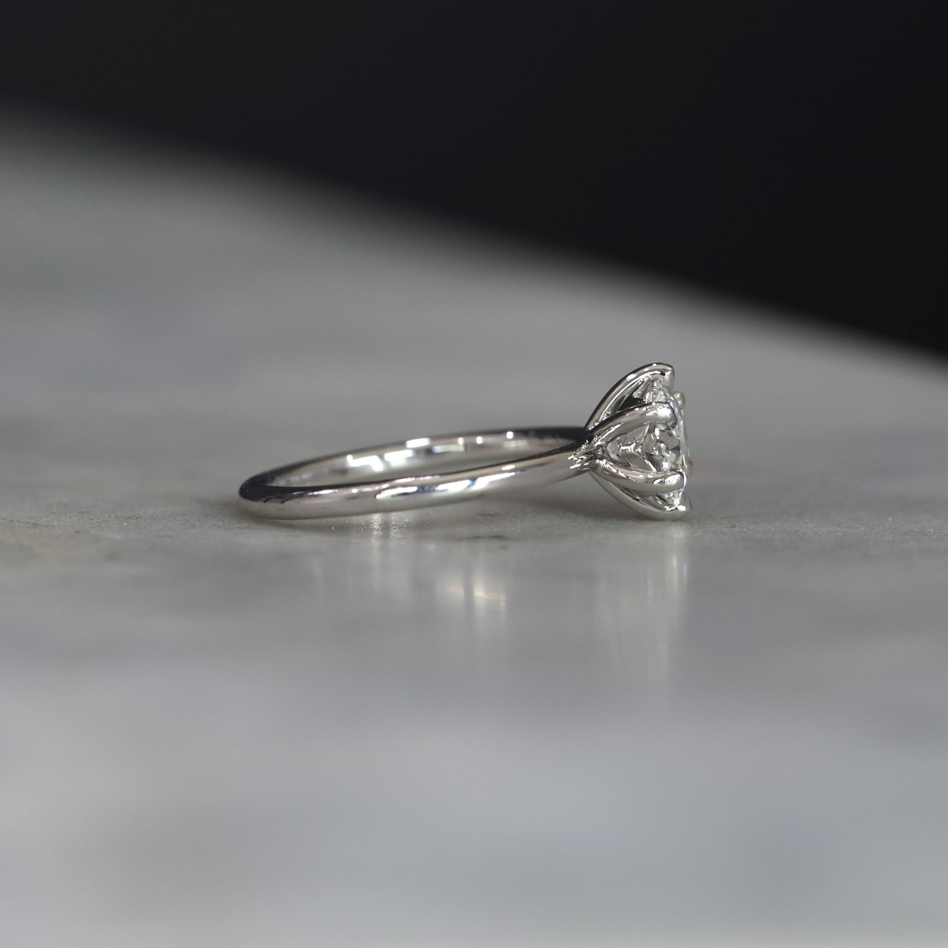 1.00ct round cut diamond solitaire engagement ring