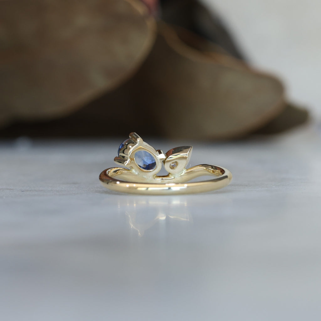 1.02ct Ceylon Sapphire handcrafted yellow gold engagement ring
