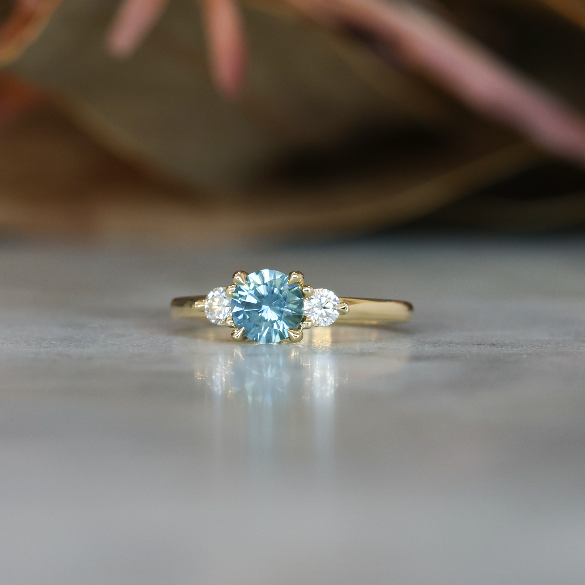 LUNAR TRILOGY / 1.04CT ROUND MONTANA SAPPHIRE RING