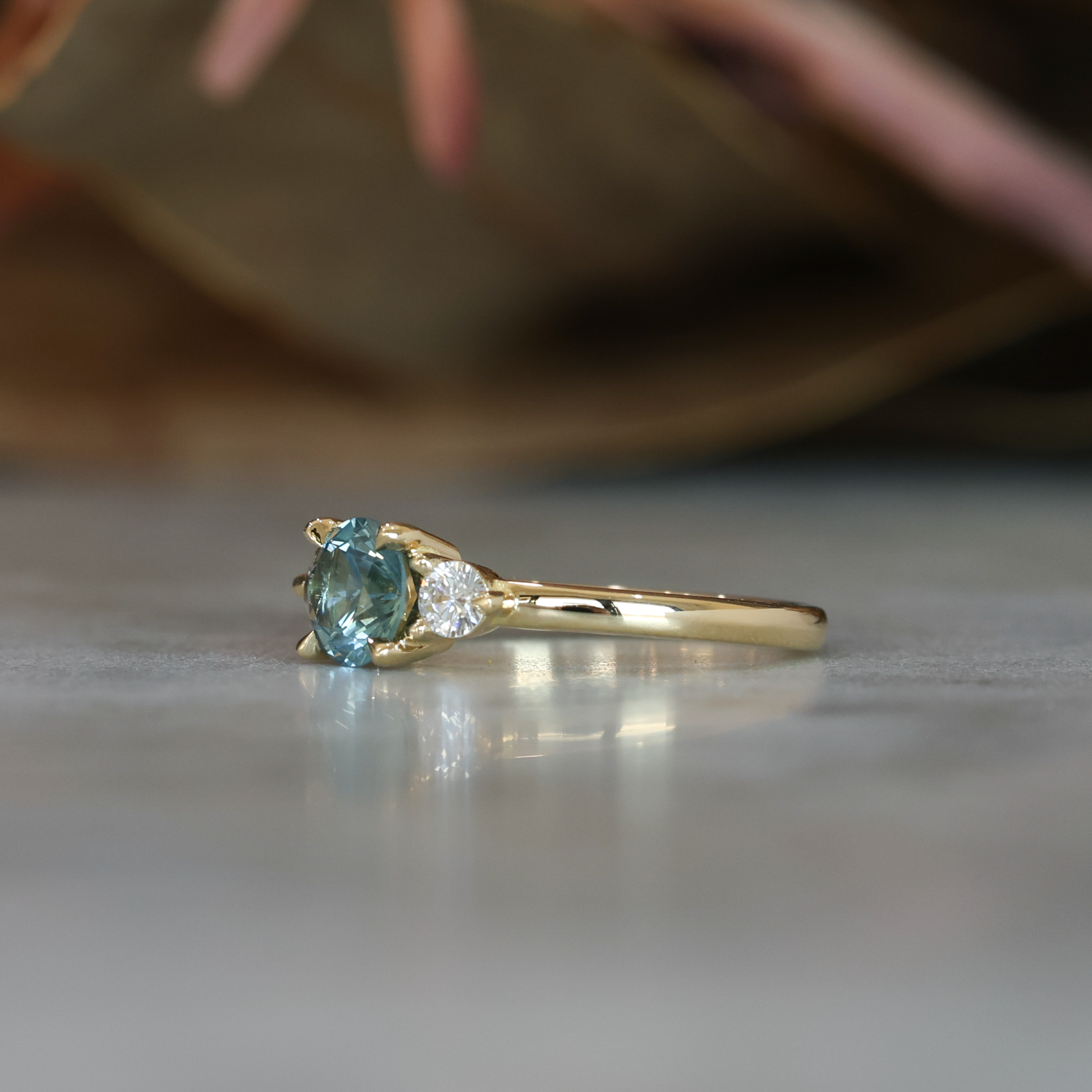 LUNAR TRILOGY / 1.04CT ROUND MONTANA SAPPHIRE RING