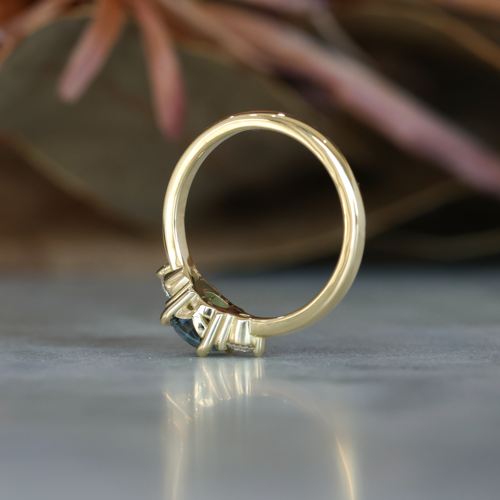 LUNAR TRILOGY / 1.04CT ROUND MONTANA SAPPHIRE RING