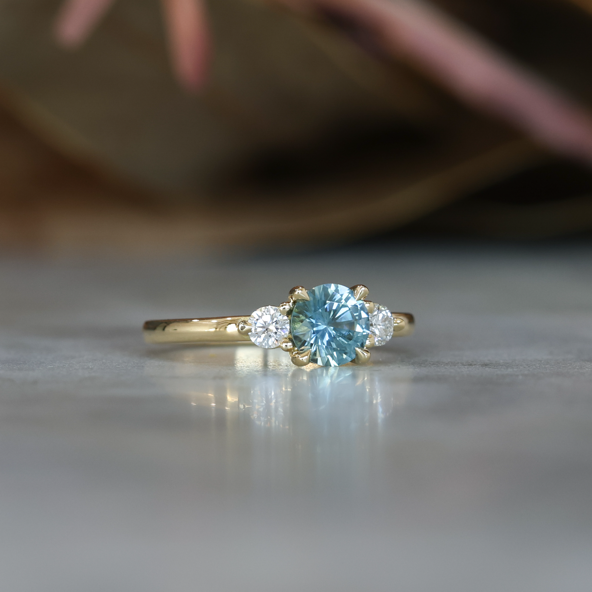 LUNAR TRILOGY / 1.04CT ROUND MONTANA SAPPHIRE RING