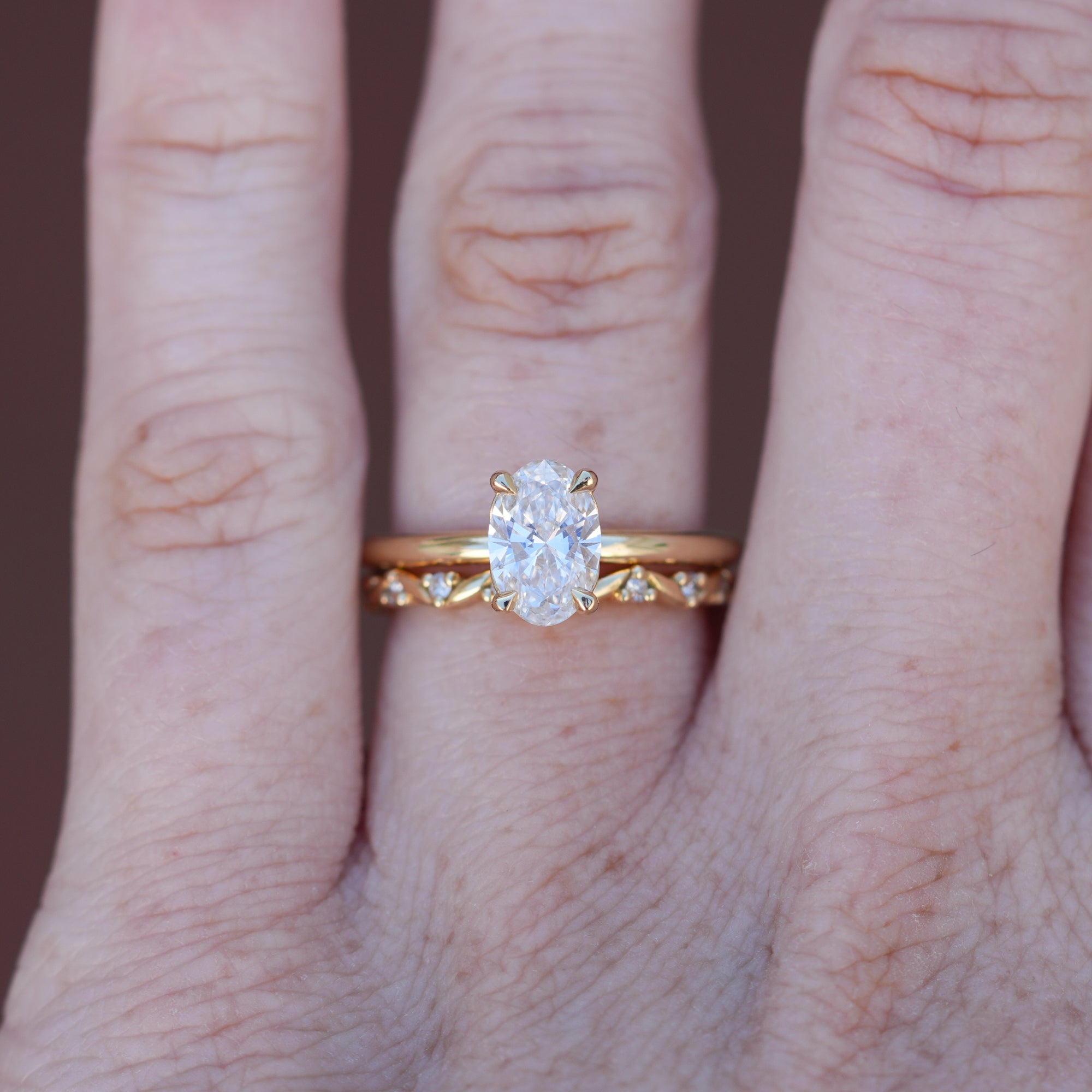 1.04ct Oval Diamond Solitaire engagement ring with wedding band