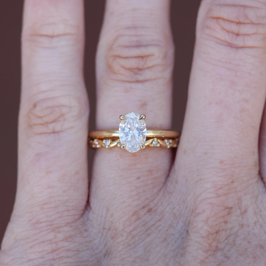 1.04ct Oval_Diamond Solitaire engagement ring front view