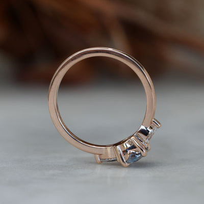 1.06ct Oval cut madagascan sapphire engagement ring setting